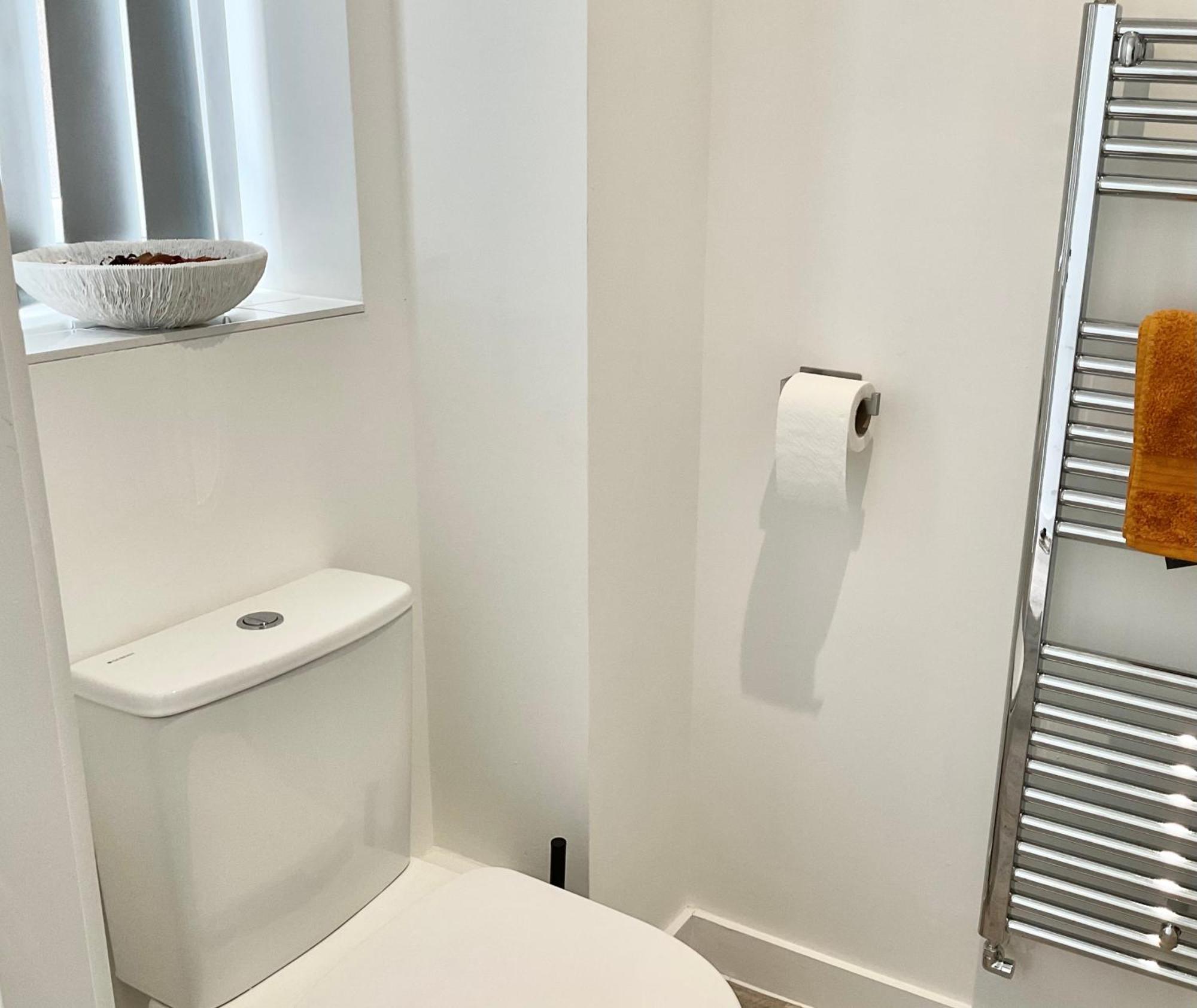 The Parkes A Stylish 3Br House, 5 Mins From Central Birmingham Close To The Edgbaston Stadium, The Hippodrome, Uob, Aston And Bcu, China Town, Kings Heath Bhx Airport And Much More Exterior photo